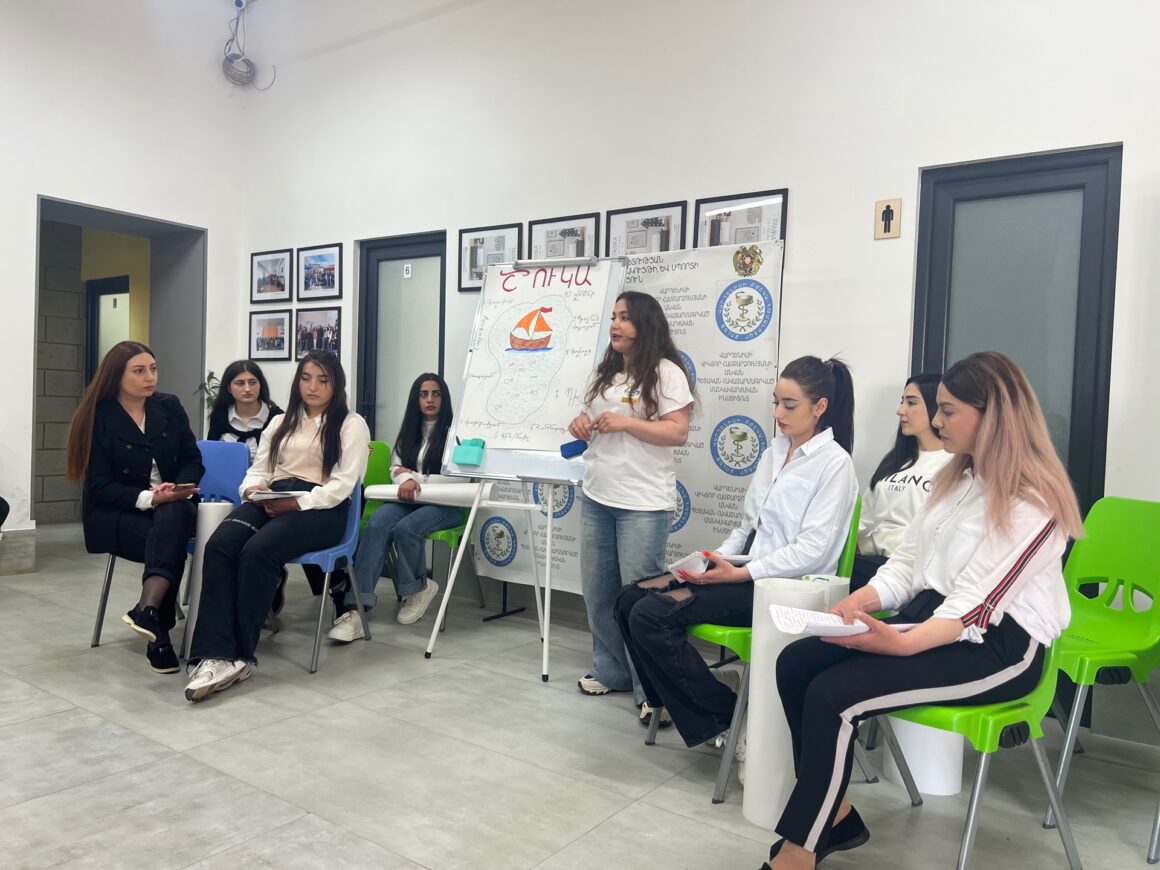 ⚖️ Վերջերս քոլեջում անցկացվեց հետաքրքիր բաց դաս՝ «Վաճառքի հմտություններ» թեմայով