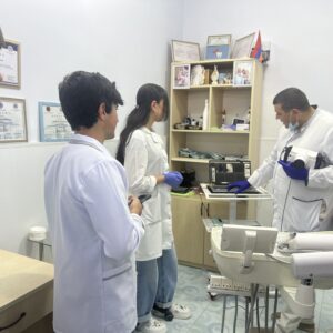 🦷 Մեր ատամնատեխնիկ ուսանողները այցելեցին «Հակոբյան» ստոմատոլոգիական կլինիկա