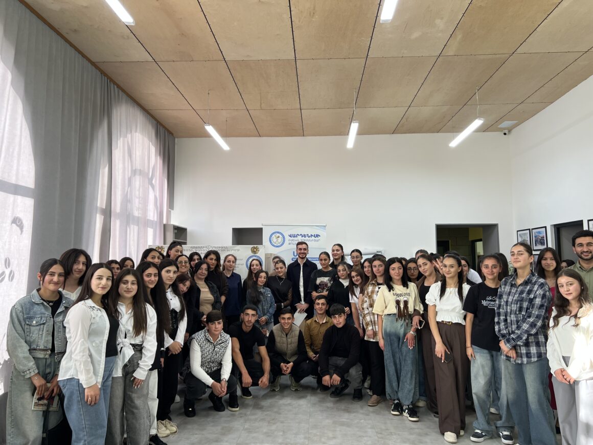 🎙️Սեպտեմբերի 28-ին ՎԲՀՔ-ում տեղի ունեցավ յուրահատուկ հանդիպում մեր հատուկ հյուր՝ Դավիթ Մեջլումյանի հետ