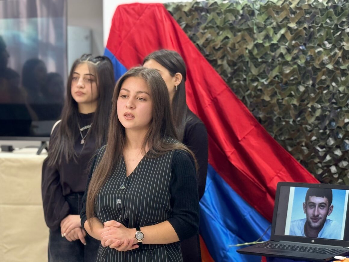 image-20-10-25-11-21-8 ՎԲՀՔ-ում անցկացվեց միջոցառում՝ նվիրված մեր անմահ հերոսների հիշատակին։