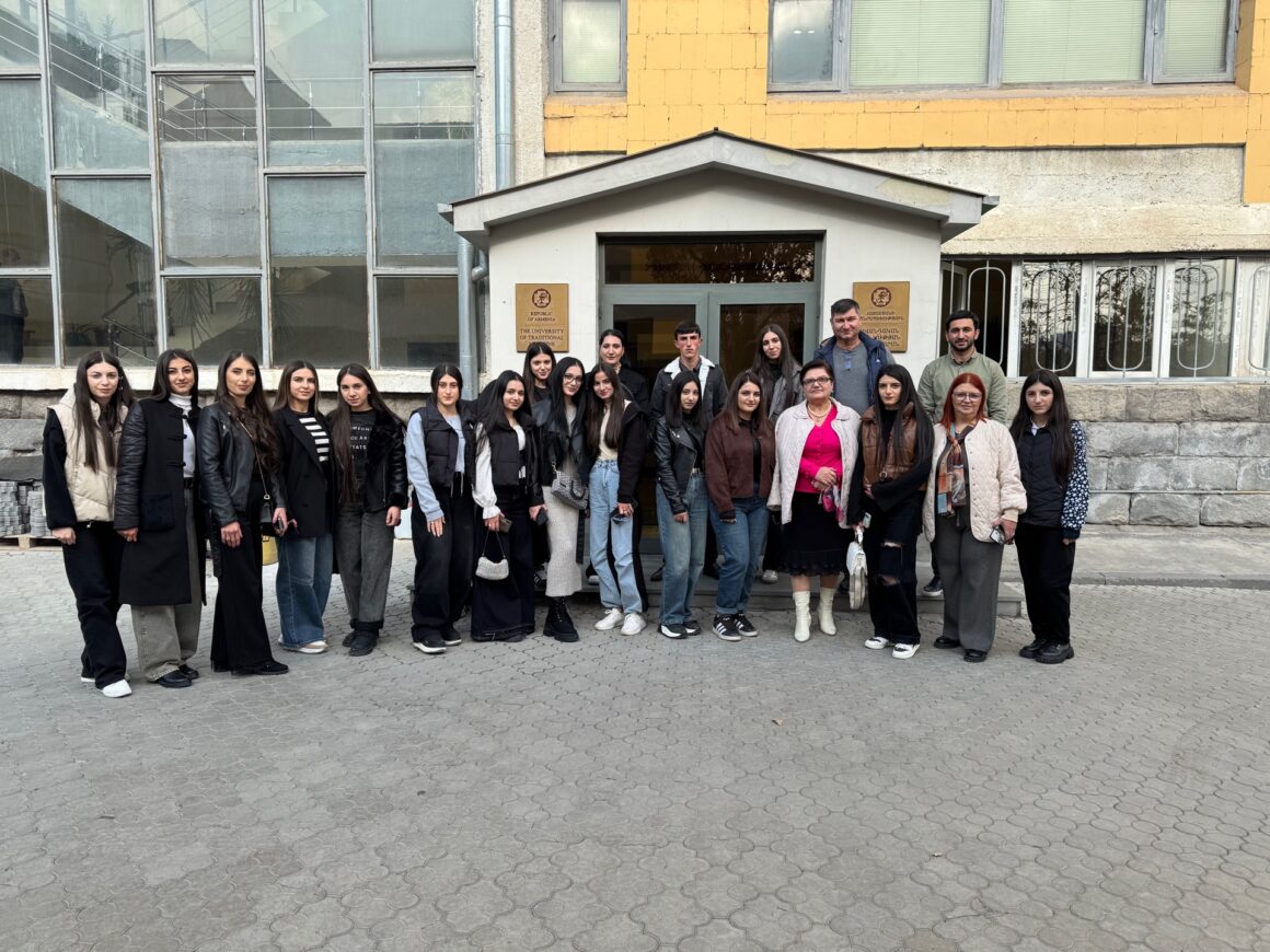 Ս/թ նոյեմբերի 18-ին ՎԲՀՔ «Քույրական գործ» մասնագիտության 2-րդ կուրսի ուսանողները հերթական անգամ այց ունեցան մեր համագործակից ուսումնական հաստատություններ