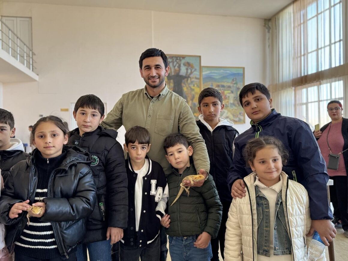 Զարմացած, հիացած ու տպավորված. Քոլեջի փոքրիկ բարեկամները էկզոտիկ կենդանիների ցուցահանդեսում🐒🦎🦔