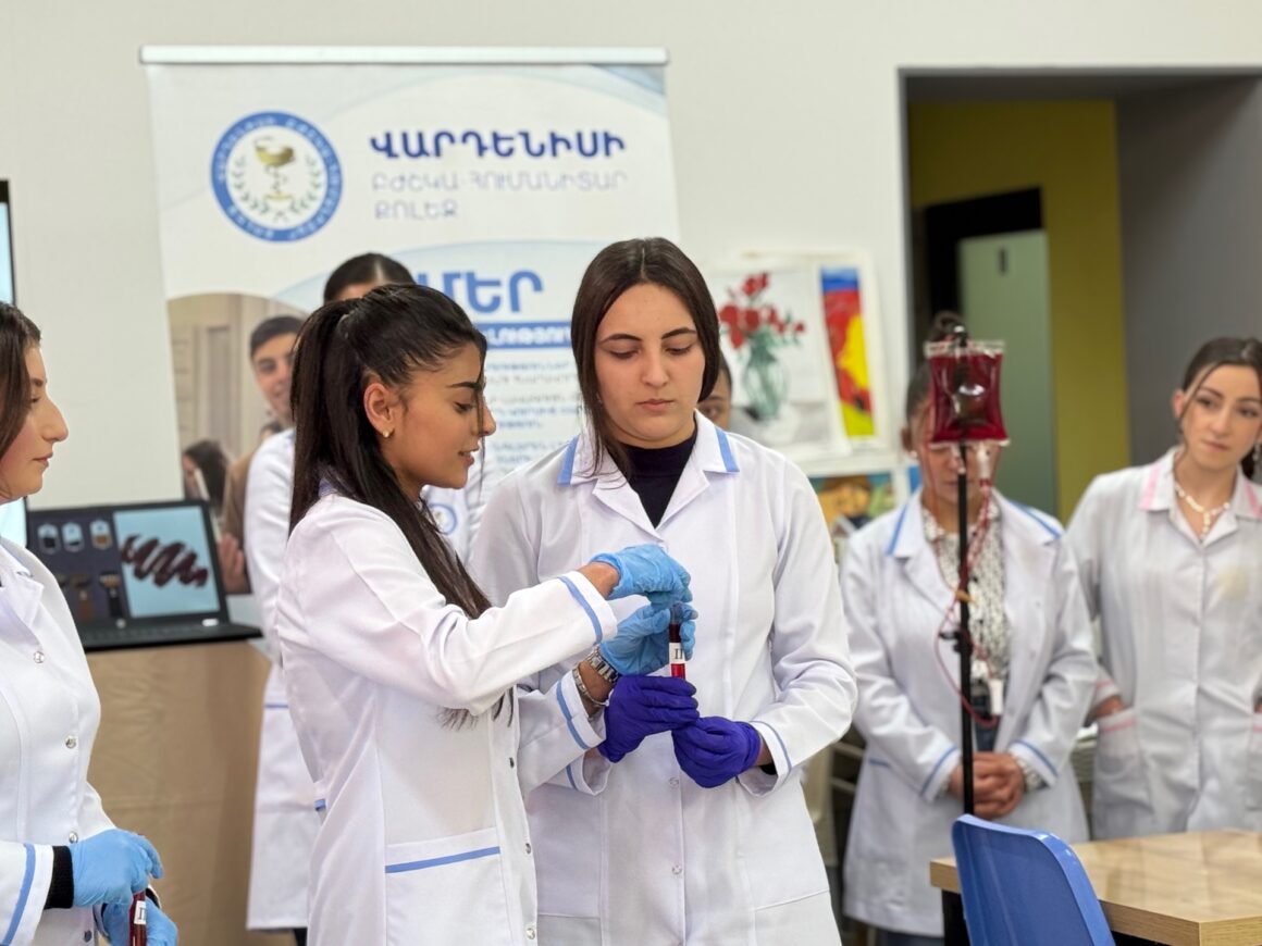 Ուսանողների կողմից ներկայացվեց արյան կառուցվածքը, գործառույթները և դրանից բխող պաթոլոգիաները