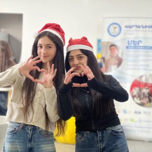 Ամանորը սկսվում է այստեղ՝ երբ ուսանողները և Ուսուցիչները իրենց ձեռքերով ջերմություն են ստեղծում քոլեջում