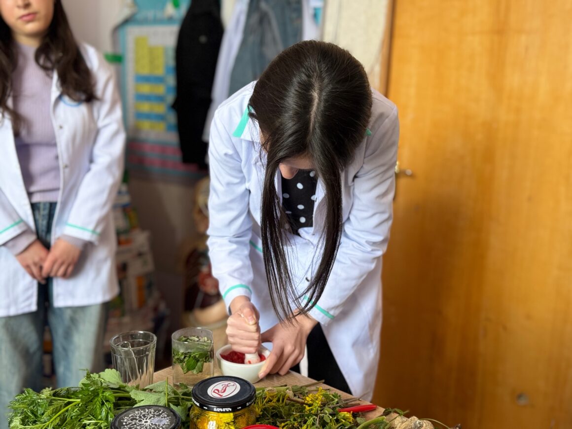 🌿 Գործնական դաս դեղաբույսերից պատրաստվող դեղաձևերի վերաբերյալ