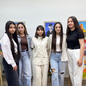 🎨 Նկարչության դասաժամի շրջանակում քոլեջում կազմակերպվեց ուսանողների աշխատանքների ցուցահանդես